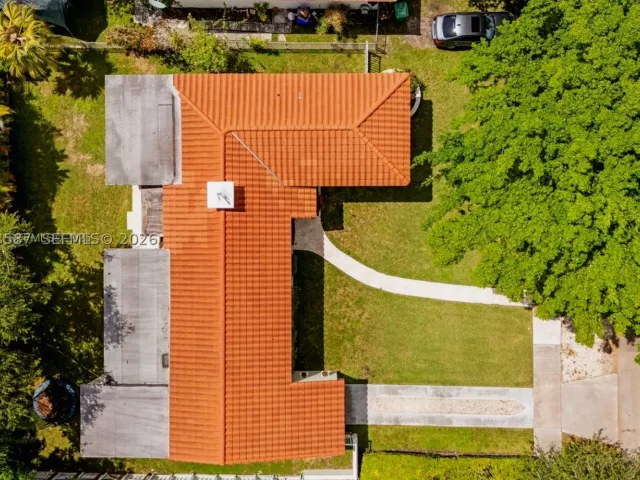3-bedroom home for rent in Miami - 535 SW 39th Ave - MondialRealty
