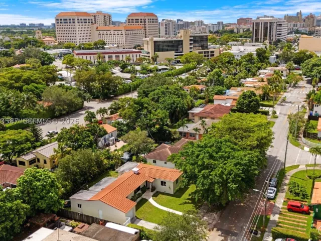 3-bedroom home for rent in Miami - 535 SW 39th Ave - MondialRealty