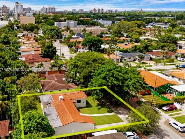 3-bedroom home for rent in Miami - 535 SW 39th Ave - MondialRealty