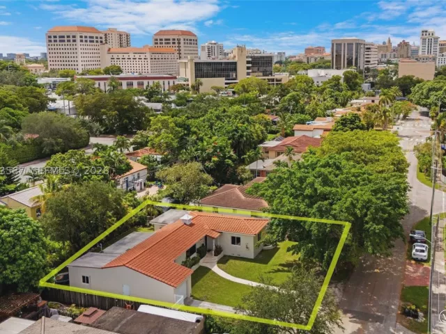 3-bedroom home for rent in Miami - 535 SW 39th Ave - MondialRealty