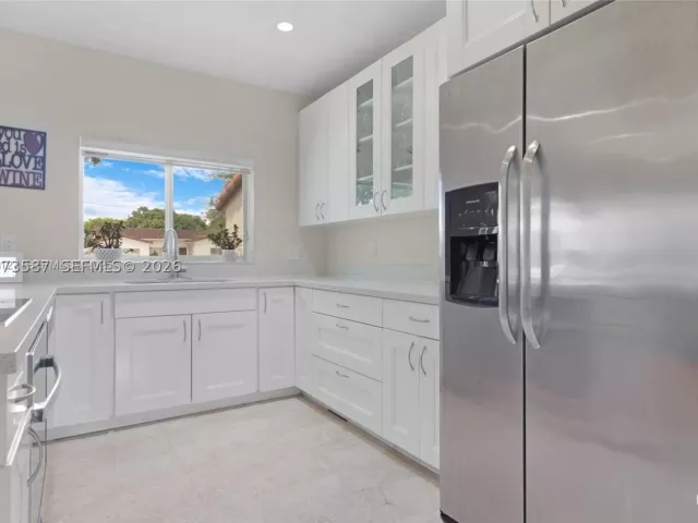 3-bedroom home for rent in Miami - 535 SW 39th Ave - MondialRealty