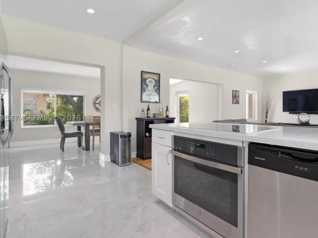 3-bedroom home for rent in Miami - 535 SW 39th Ave - MondialRealty