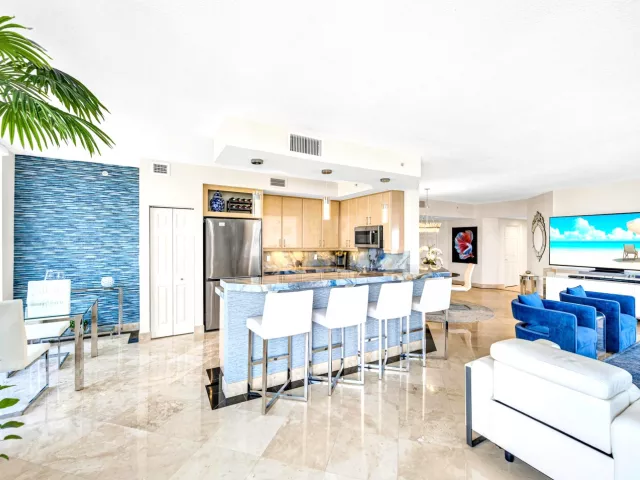 3-bedroom condo for rent in Fort Lauderdale - 100 S BIRCH Road 806B - MondialRealty
