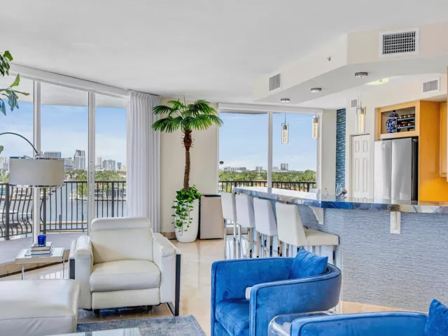 3-bedroom condo for rent in Fort Lauderdale - 100 S BIRCH Road 806B - MondialRealty