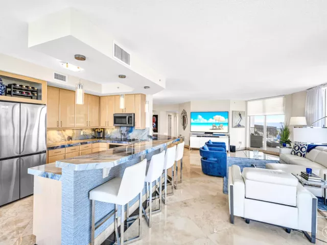 3-bedroom condo for rent in Fort Lauderdale - 100 S BIRCH Road 806B - MondialRealty