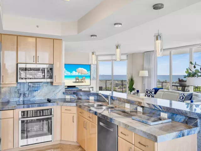 3-bedroom condo for rent in Fort Lauderdale - 100 S BIRCH Road 806B - MondialRealty