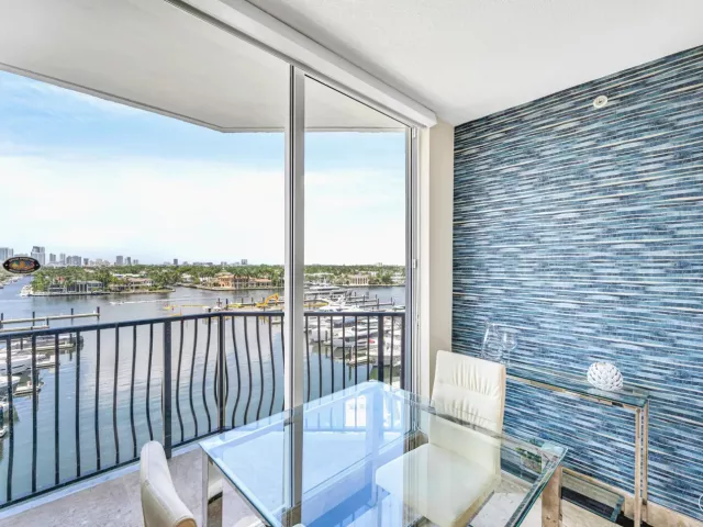 3-bedroom condo for rent in Fort Lauderdale - 100 S BIRCH Road 806B - MondialRealty