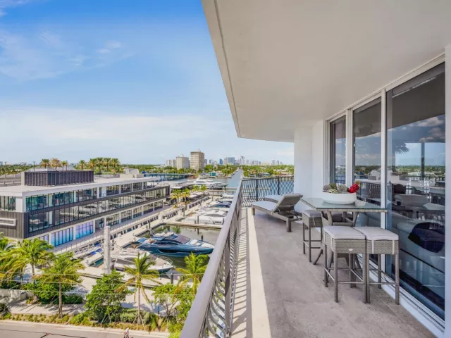 3-bedroom condo for rent in Fort Lauderdale - 100 S BIRCH Road 806B - MondialRealty