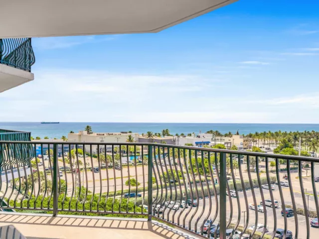 3-bedroom condo for rent in Fort Lauderdale - 100 S BIRCH Road 806B - MondialRealty
