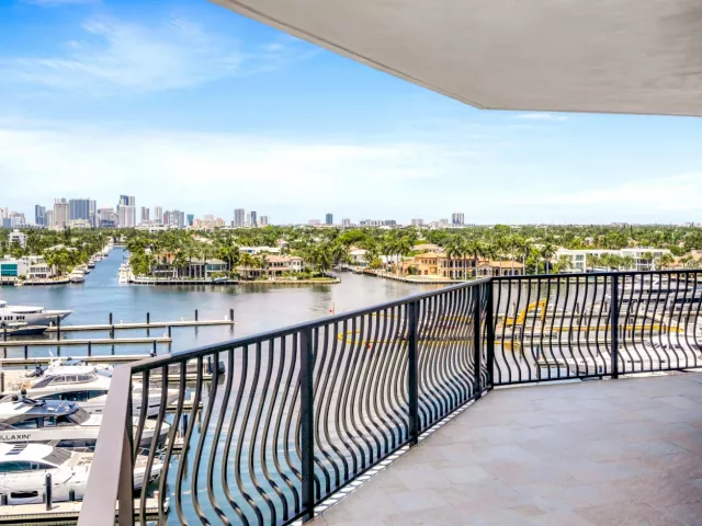 3-bedroom condo for rent in Fort Lauderdale - 100 S BIRCH Road 806B - MondialRealty
