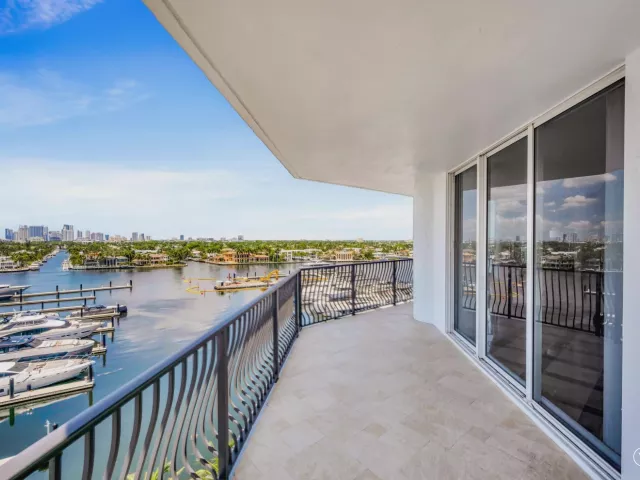 3-bedroom condo for rent in Fort Lauderdale - 100 S BIRCH Road 806B - MondialRealty