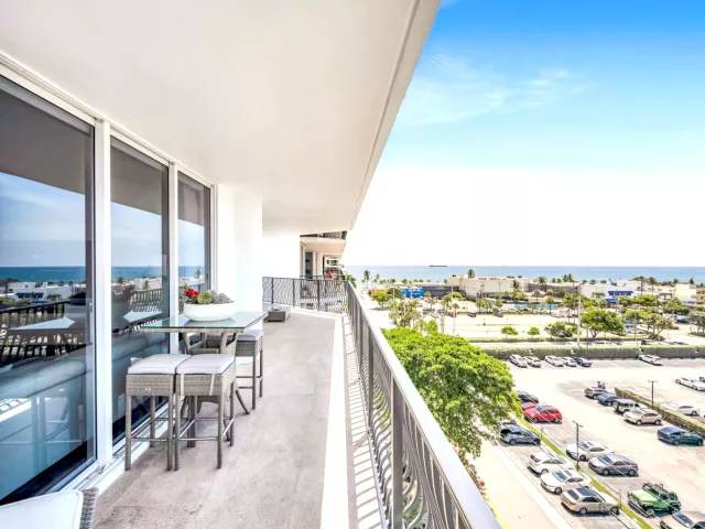 3-bedroom condo for rent in Fort Lauderdale - 100 S BIRCH Road 806B - MondialRealty