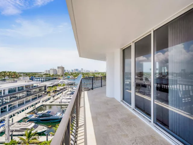 3-bedroom condo for rent in Fort Lauderdale - 100 S BIRCH Road 806B - MondialRealty