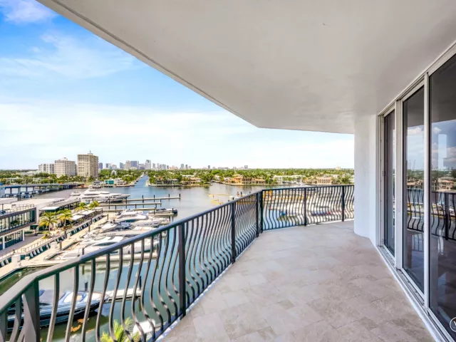 3-bedroom condo for rent in Fort Lauderdale - 100 S BIRCH Road 806B - MondialRealty