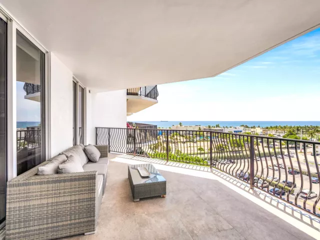3-bedroom condo for rent in Fort Lauderdale - 100 S BIRCH Road 806B - MondialRealty