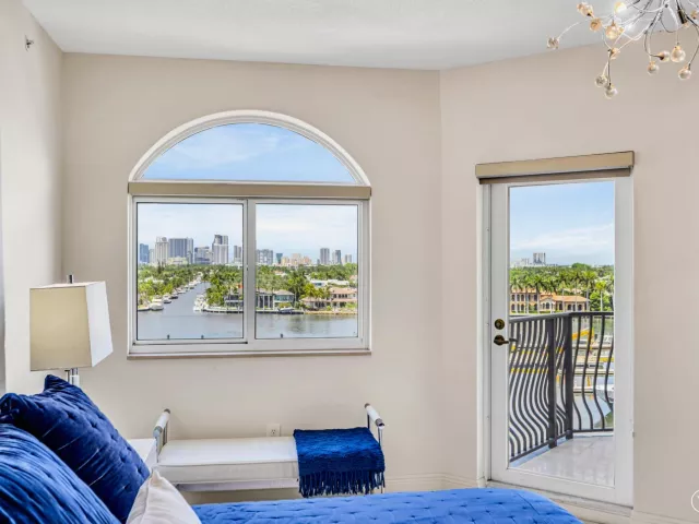 3-bedroom condo for rent in Fort Lauderdale - 100 S BIRCH Road 806B - MondialRealty