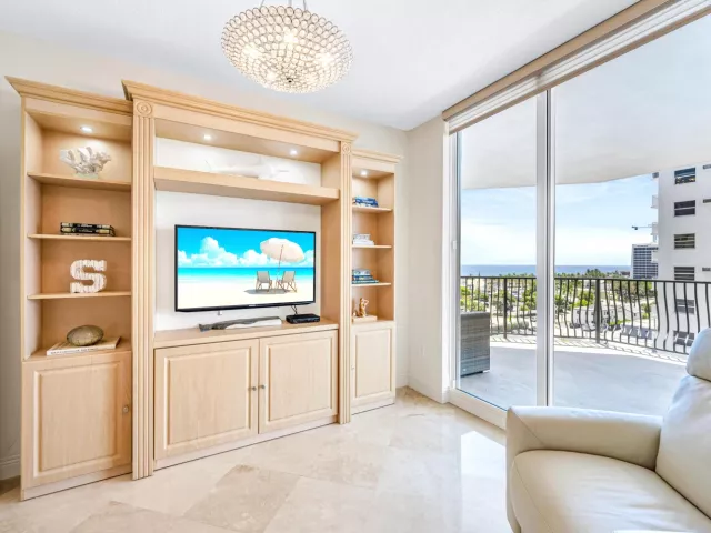3-bedroom condo for rent in Fort Lauderdale - 100 S BIRCH Road 806B - MondialRealty