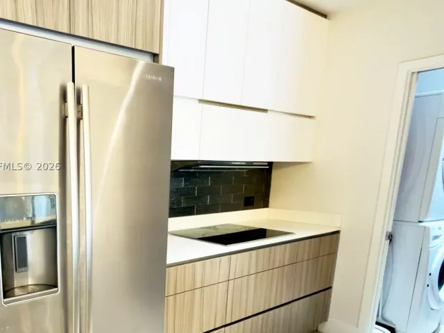 2-bedroom condo for rent in Miami - 600 NE 27th St 604 - MondialRealty