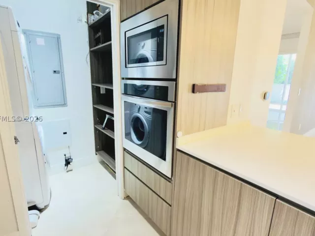 2-bedroom condo for rent in Miami - 600 NE 27th St 604 - MondialRealty