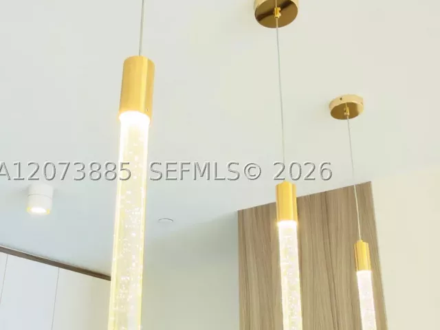2-bedroom condo for rent in Miami - 600 NE 27th St 604 - MondialRealty