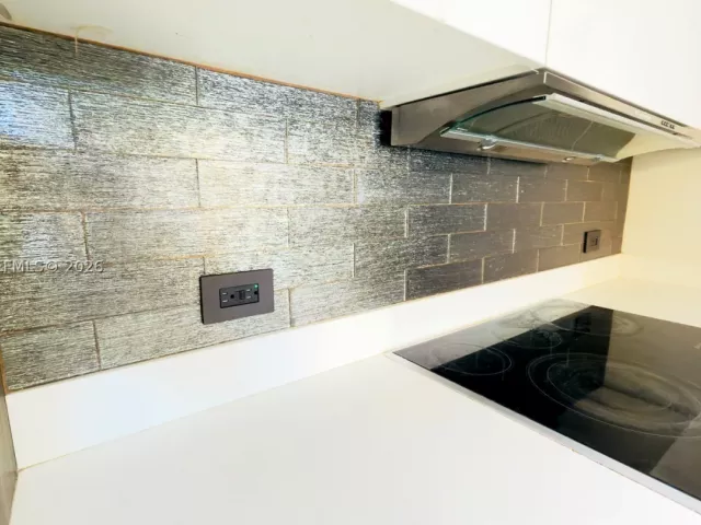 2-bedroom condo for rent in Miami - 600 NE 27th St 604 - MondialRealty
