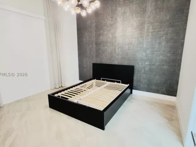 2-bedroom condo for rent in Miami - 600 NE 27th St 604 - MondialRealty