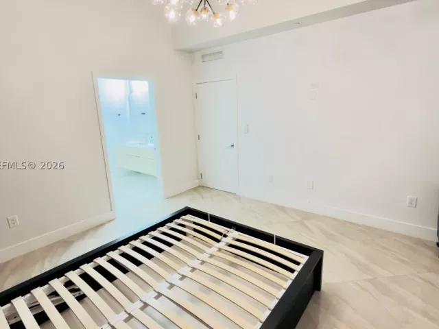 2-bedroom condo for rent in Miami - 600 NE 27th St 604 - MondialRealty