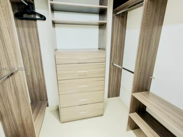 2-bedroom condo for rent in Miami - 600 NE 27th St 604 - MondialRealty