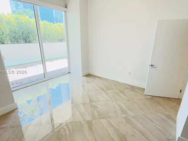 2-bedroom condo for rent in Miami - 600 NE 27th St 604 - MondialRealty