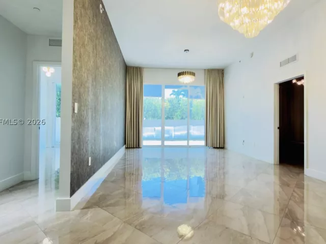 2-bedroom condo for rent in Miami - 600 NE 27th St 604 - MondialRealty