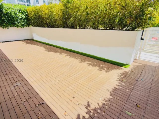 2-bedroom condo for rent in Miami - 600 NE 27th St 604 - MondialRealty