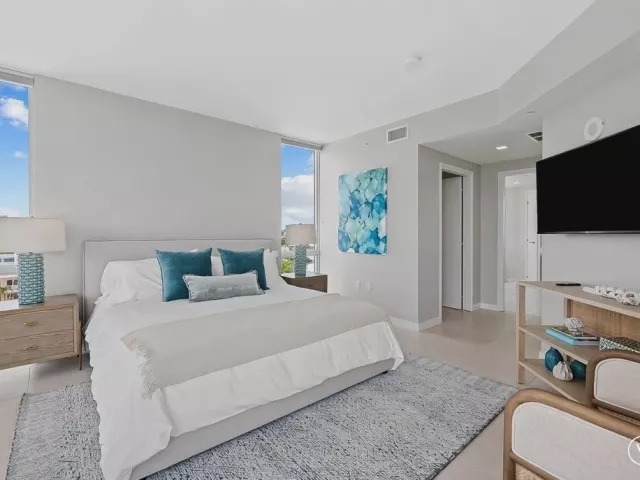 2-bedroom condo for sale in Fort Lauderdale - 401 N BIRCH Road 508 - MondialRealty
