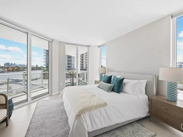 2-bedroom condo for sale in Fort Lauderdale - 401 N BIRCH Road 508 - MondialRealty
