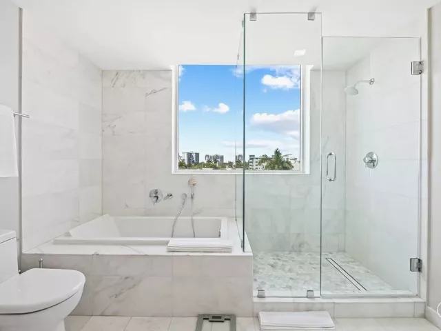 2-bedroom condo for sale in Fort Lauderdale - 401 N BIRCH Road 508 - MondialRealty
