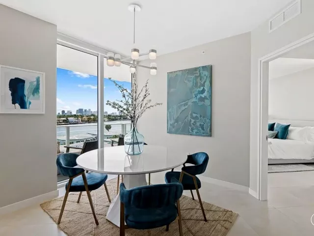 2-bedroom condo for sale in Fort Lauderdale - 401 N BIRCH Road 508 - MondialRealty