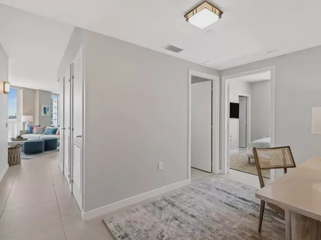 2-bedroom condo for sale in Fort Lauderdale - 401 N BIRCH Road 508 - MondialRealty