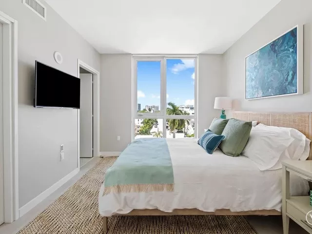 2-bedroom condo for sale in Fort Lauderdale - 401 N BIRCH Road 508 - MondialRealty