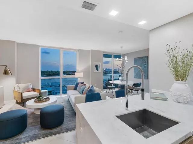 2-bedroom condo for sale in Fort Lauderdale - 401 N BIRCH Road 508 - MondialRealty