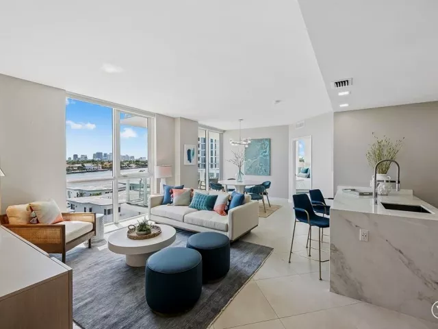 2-bedroom condo for sale in Fort Lauderdale - 401 N BIRCH Road 508 - MondialRealty