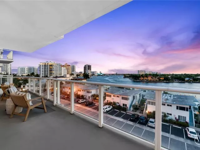 2-bedroom condo for sale in Fort Lauderdale - 401 N BIRCH Road 508 - MondialRealty