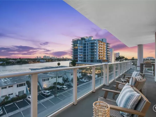 2-bedroom condo for sale in Fort Lauderdale - 401 N BIRCH Road 508 - MondialRealty