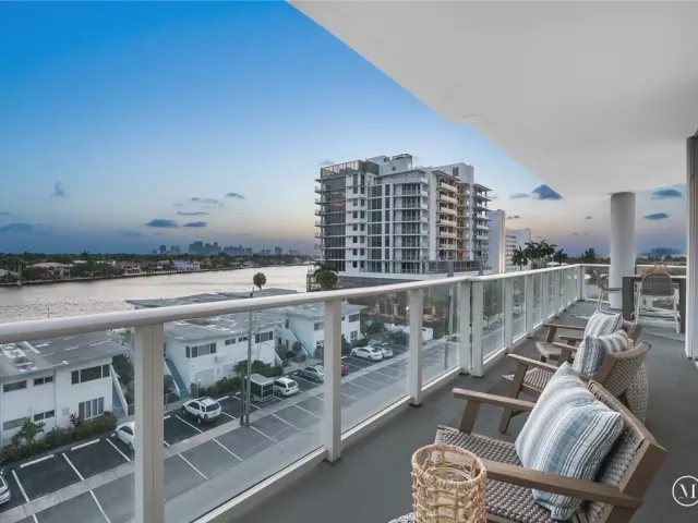 2-bedroom condo for sale in Fort Lauderdale - 401 N BIRCH Road 508 - MondialRealty
