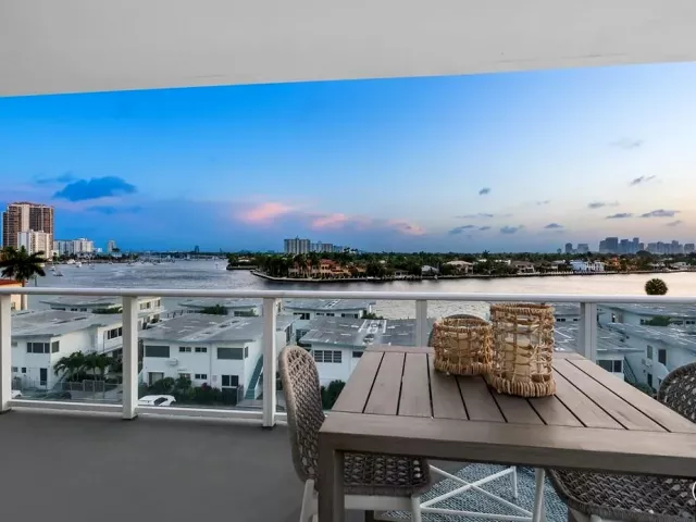 2-bedroom condo for sale in Fort Lauderdale - 401 N BIRCH Road 508 - MondialRealty