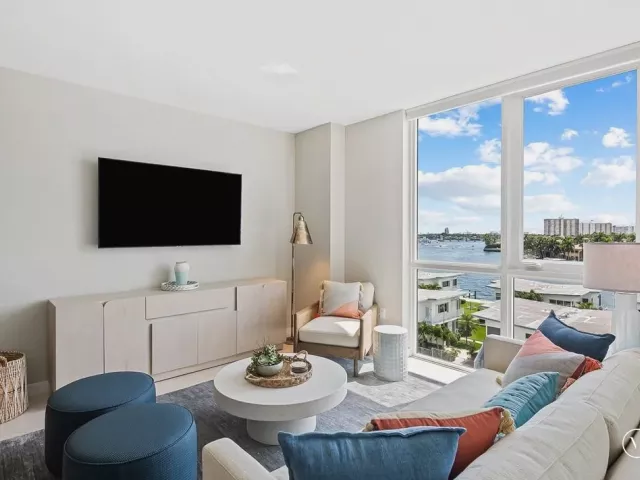 2-bedroom condo for sale in Fort Lauderdale - 401 N BIRCH Road 508 - MondialRealty