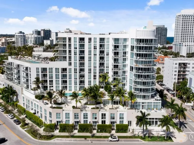 2-bedroom condo for sale in Fort Lauderdale - 401 N BIRCH Road 508 - MondialRealty