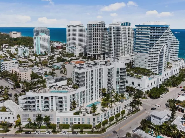 2-bedroom condo for sale in Fort Lauderdale - 401 N BIRCH Road 508 - MondialRealty