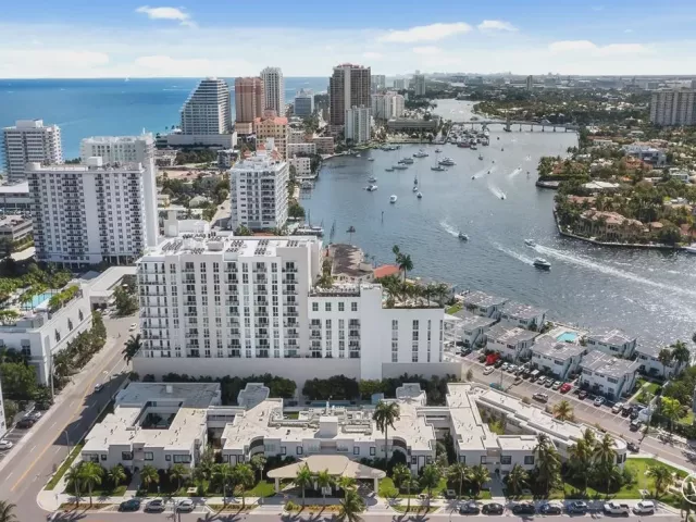 2-bedroom condo for sale in Fort Lauderdale - 401 N BIRCH Road 508 - MondialRealty
