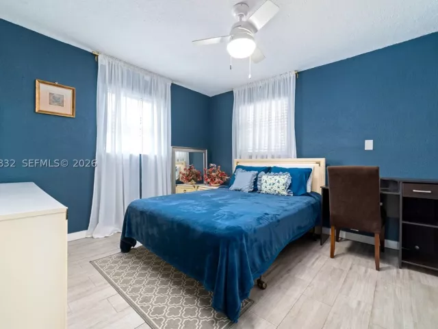 3-bedroom home for sale in Hollywood - 6750 Hope St - MondialRealty