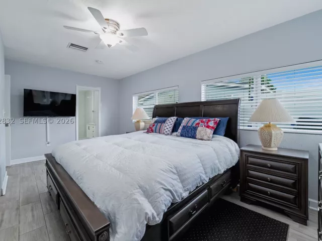 3-bedroom home for sale in Hollywood - 6750 Hope St - MondialRealty