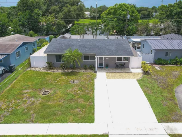 3-bedroom home for sale in Hollywood - 6750 Hope St - MondialRealty